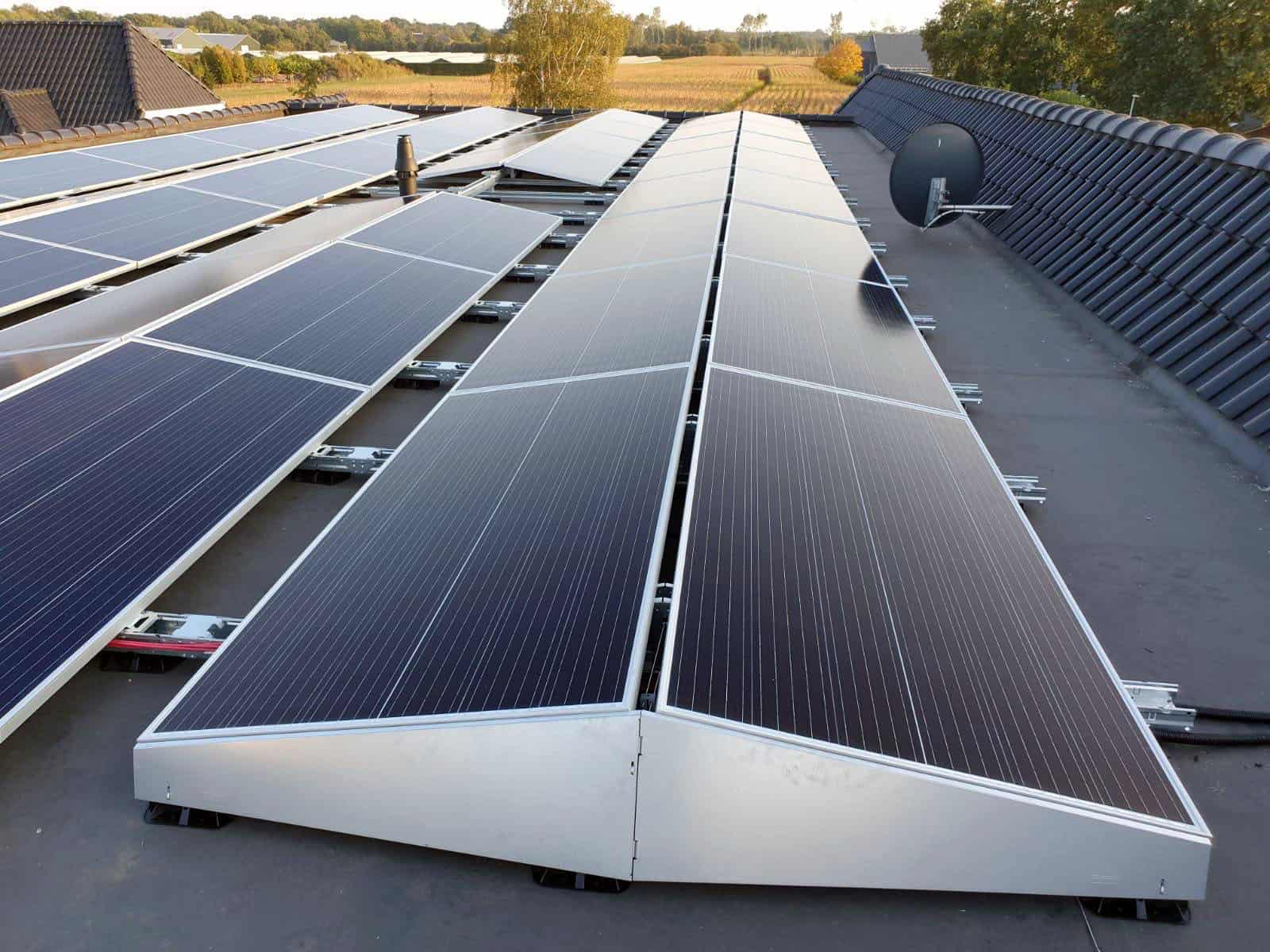 Commerciële zonnepanelen Valkenswaard Hoeve, plat dak